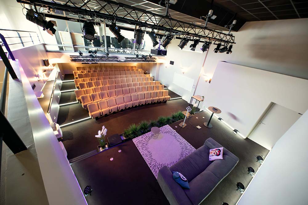 amphi-(3)