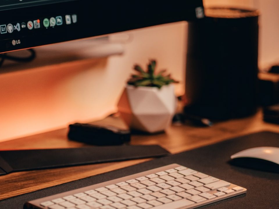 Nettoyer son bureau au travail