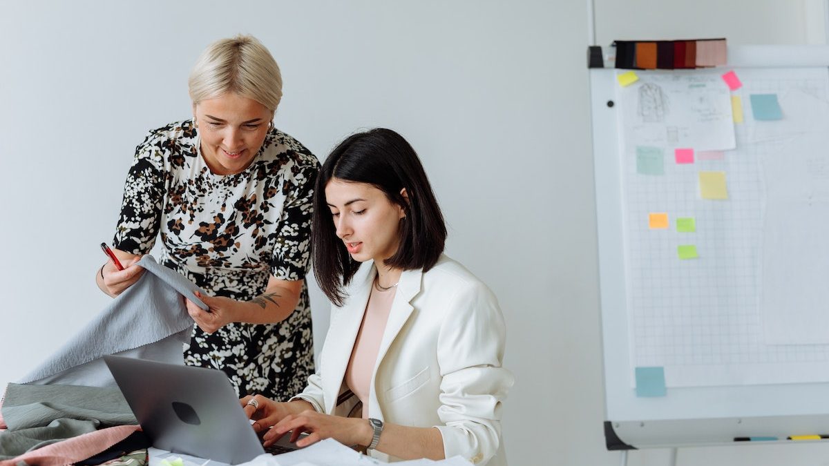 Différentes générations se côtoient sur le lieu de travail